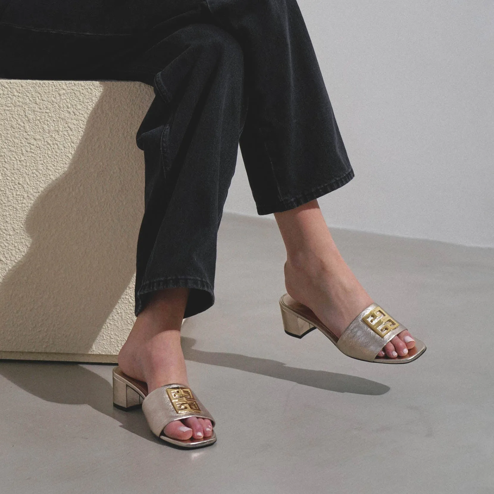 4G 45 gold leather mules