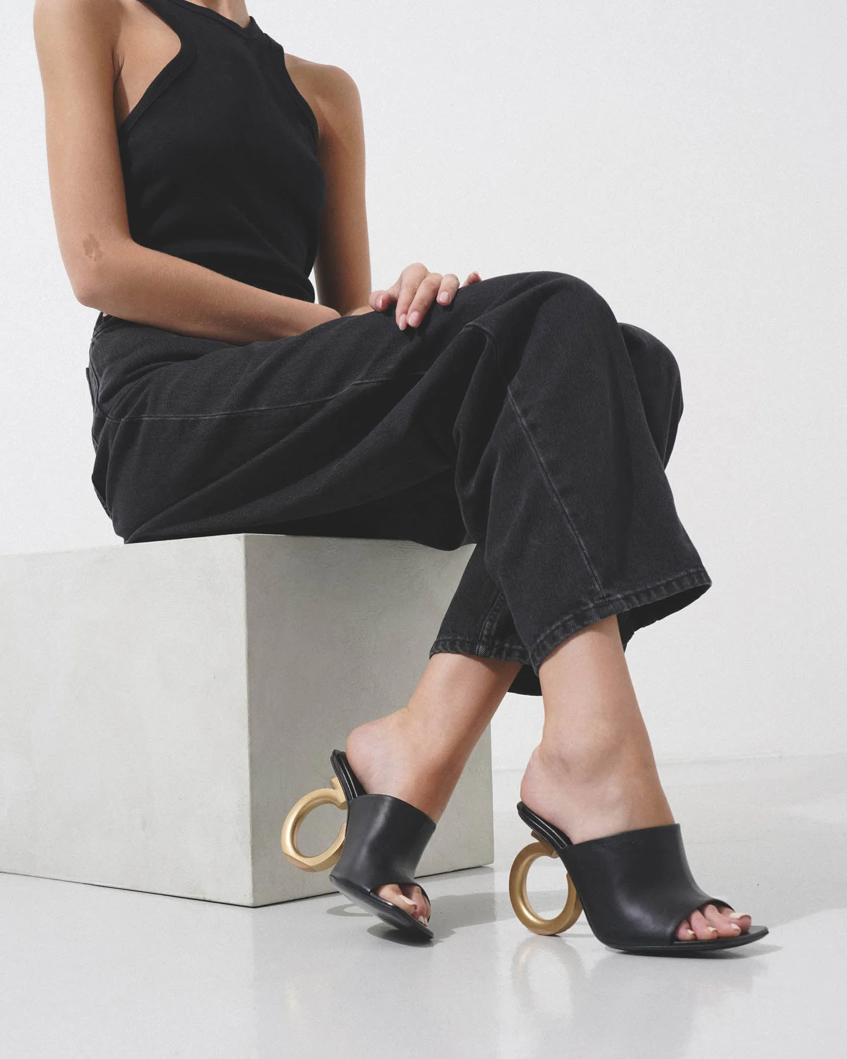 Astro 105 gancio black mules