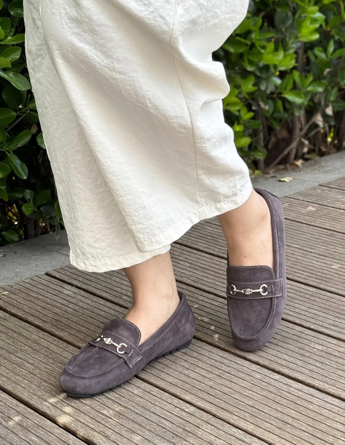 BGSTGUDS Women's Wide Loafers Shoes Cute Dressy Shoes Ladies Comfort Flats Slip Ons Work Shoes