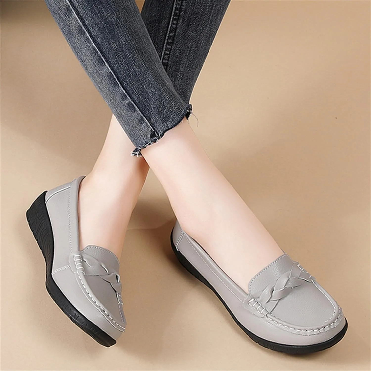 CHUUMEE Cowhide Leather Women's Flat Loafers Round Toe Minimalist Business Office Versatile Slip On Lightweight Casual Shoes