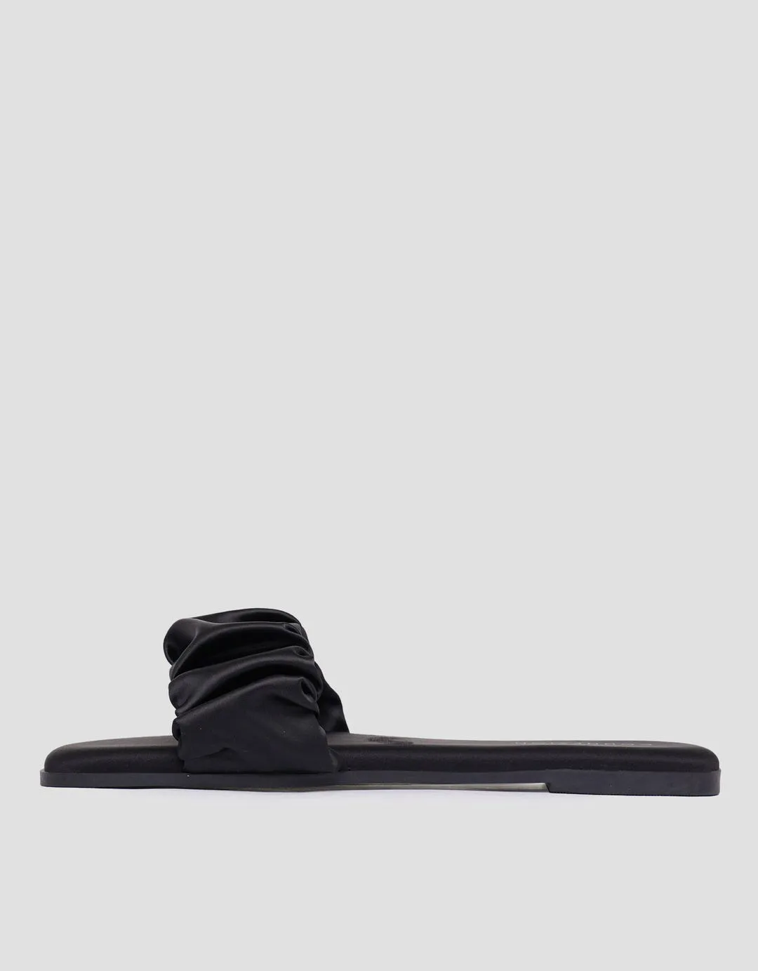 Connexion Simply Sandal Slipper Wanita