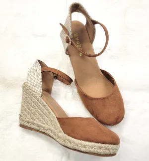 Dark Camel closed toe wedge