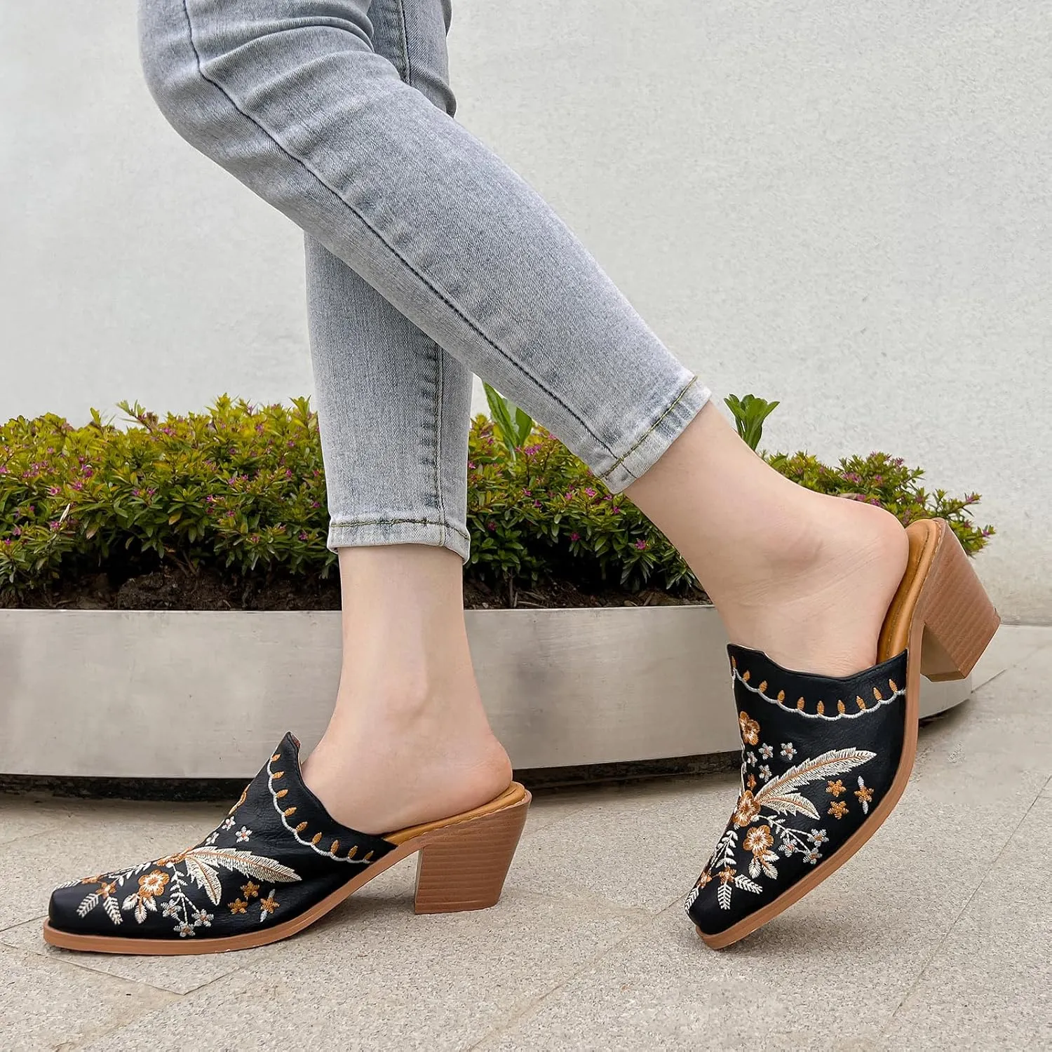 Gicoiz Slippers Womens Block Heel Pointed Toe Embroidered Mules