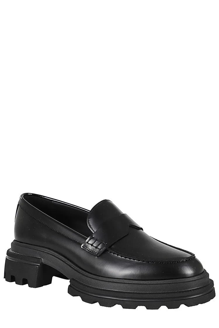 H674 Loafers