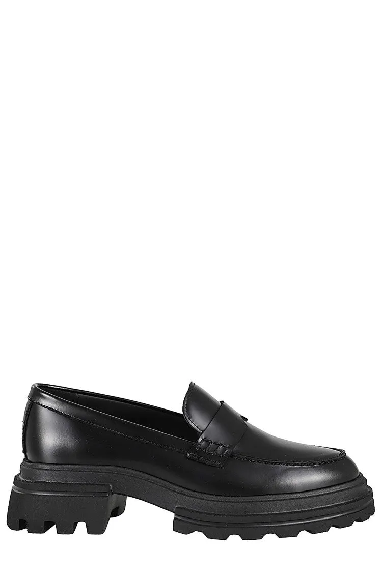 H674 Loafers