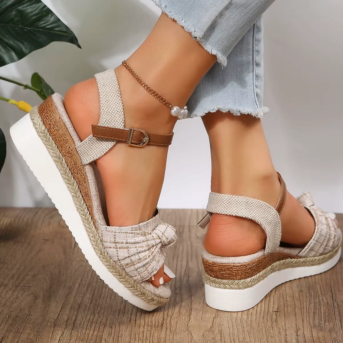 HAILEY RAE WEDGES