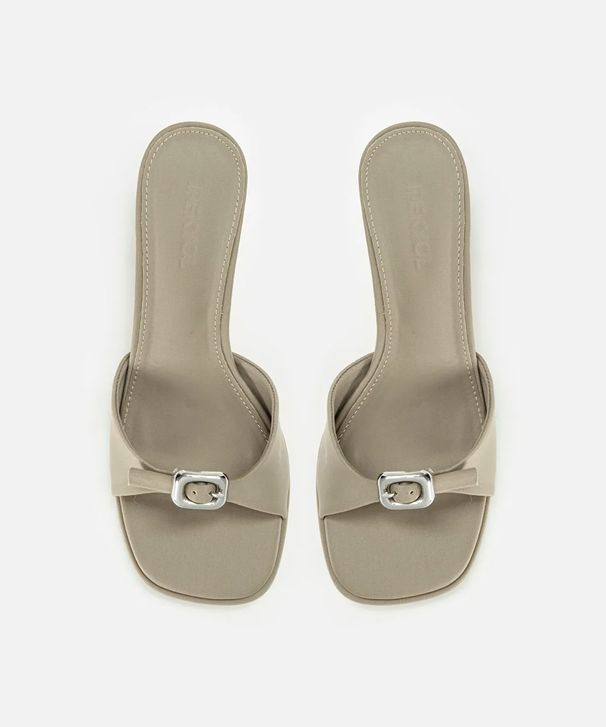 High heel sandals with buckles