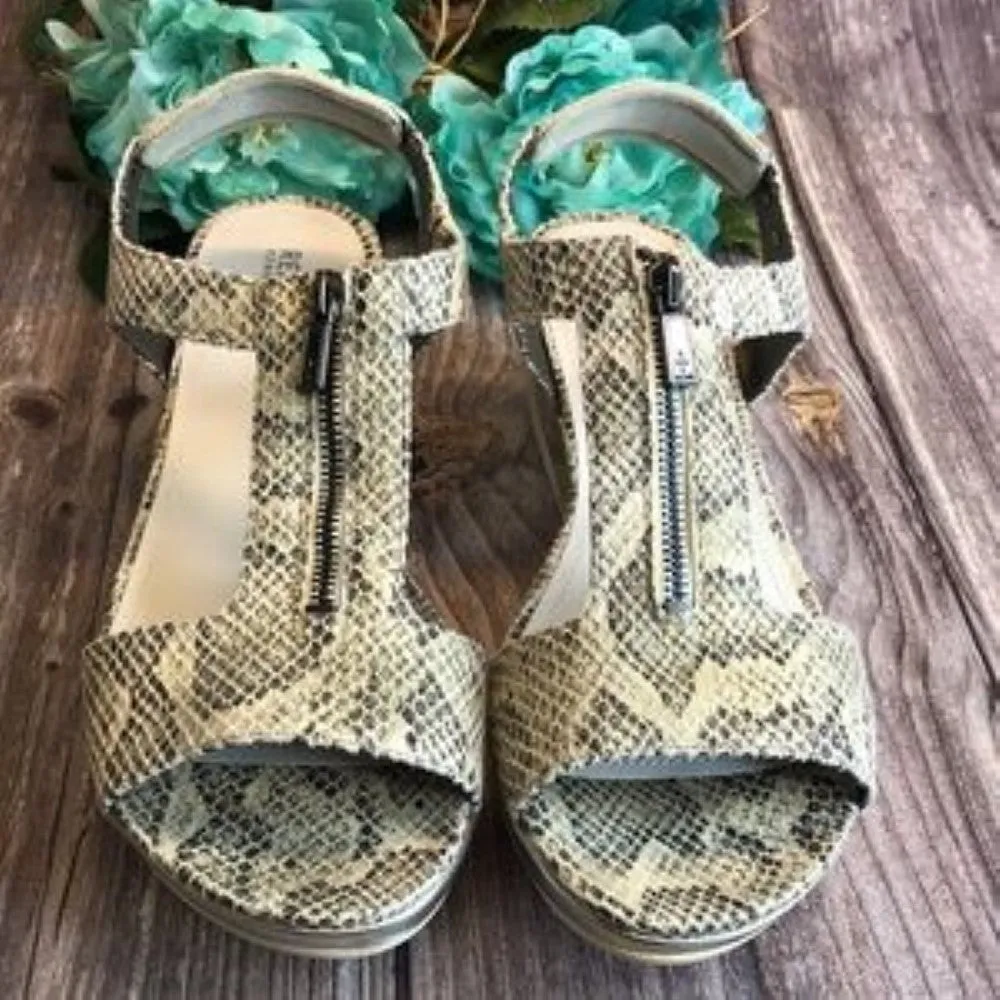 KENNETH COLE REACTION Pepea Snakeskin Zip Wedge Sandals 11M