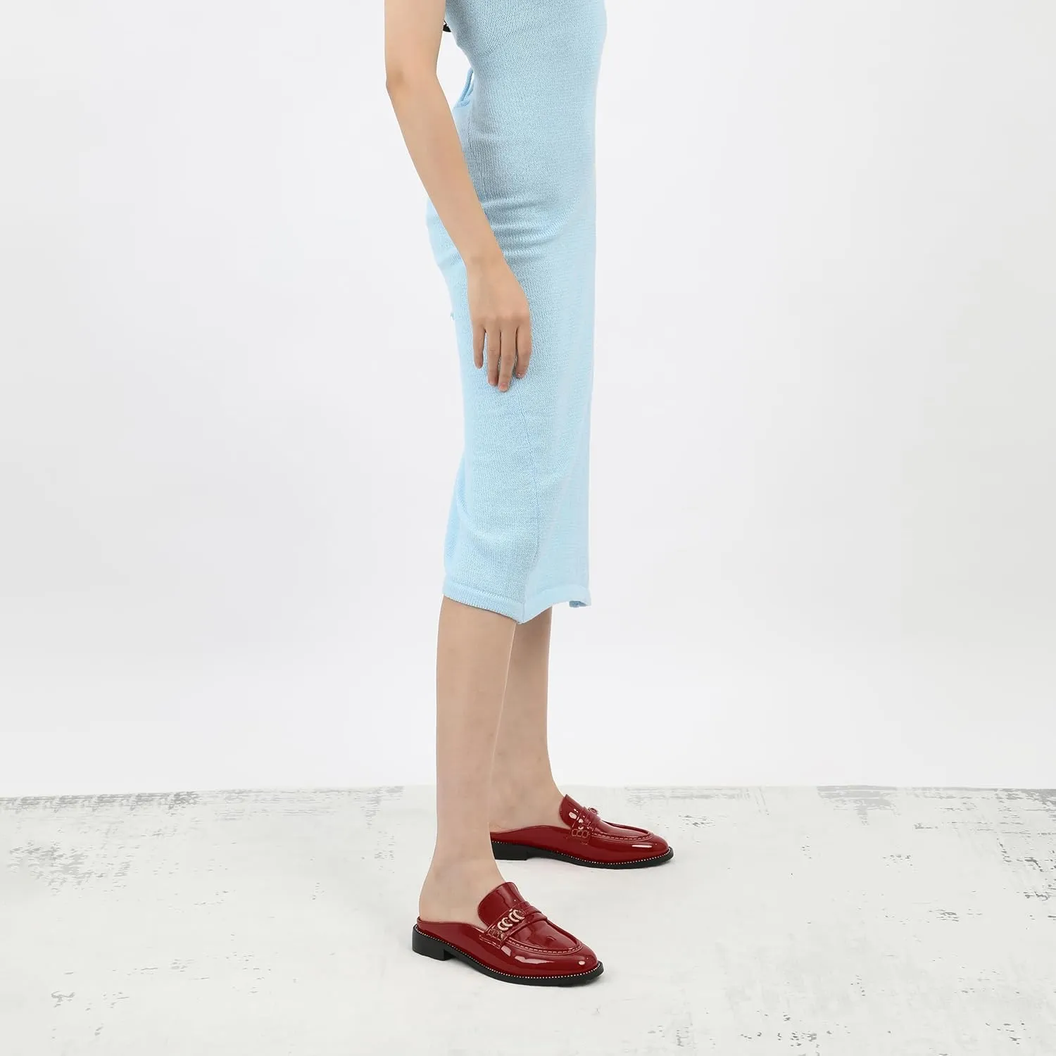 MODENCOCO Mules for Women Low Chunky Heel Slide Mules Closed Round Toe Flats Slip-on Comfort Backless Loafers Mules Patent Fashion Dress Shoes