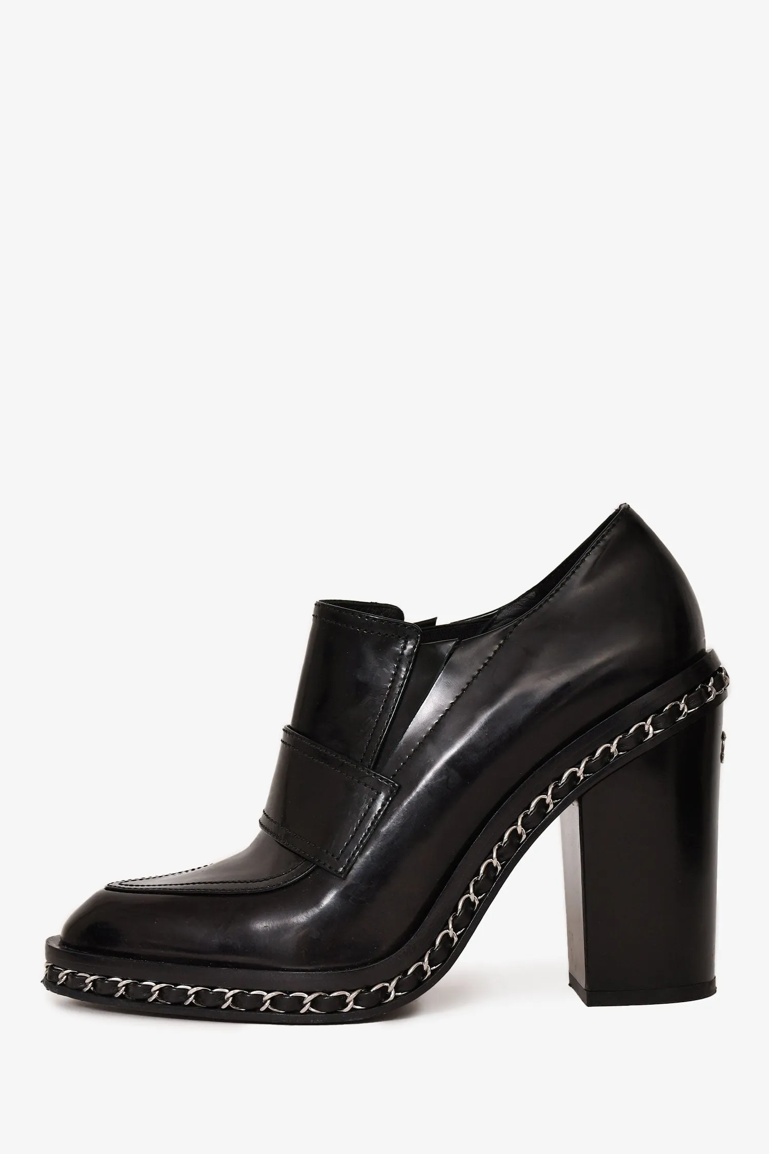 Pre-Loved Chanel™ 2013 Black Brushed Leather Pointed Toe Loafers Size 39