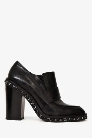 Pre-Loved Chanel™ 2013 Black Brushed Leather Pointed Toe Loafers Size 39