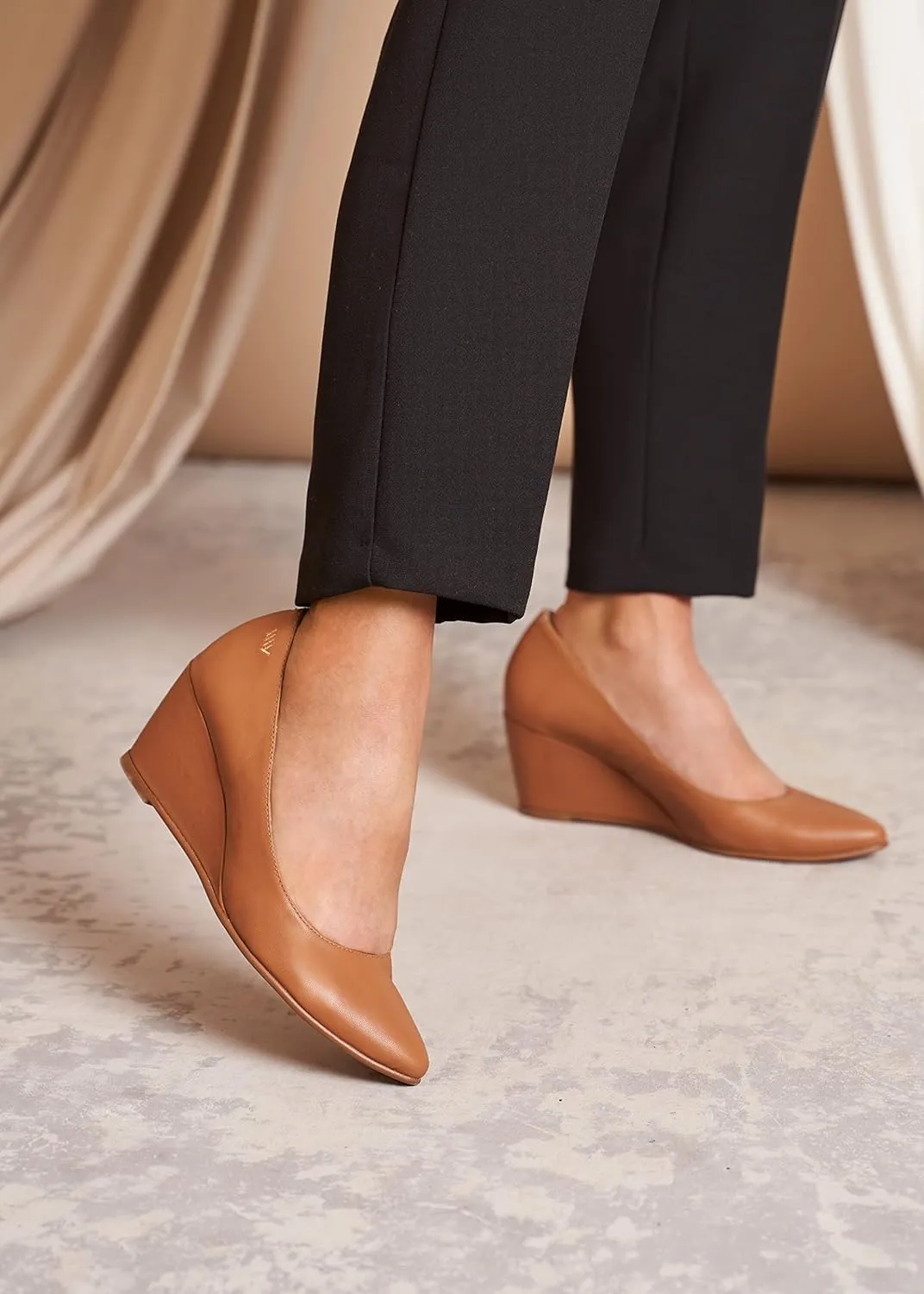 VISCATA Verona Women's Leather Wedge, Spain Handmade Casual Pump Comfortable Shoes with a Sturdy All Natural 2.5” Wedge. Made with Cushioned Leather Insole and Lined with Premium Leather