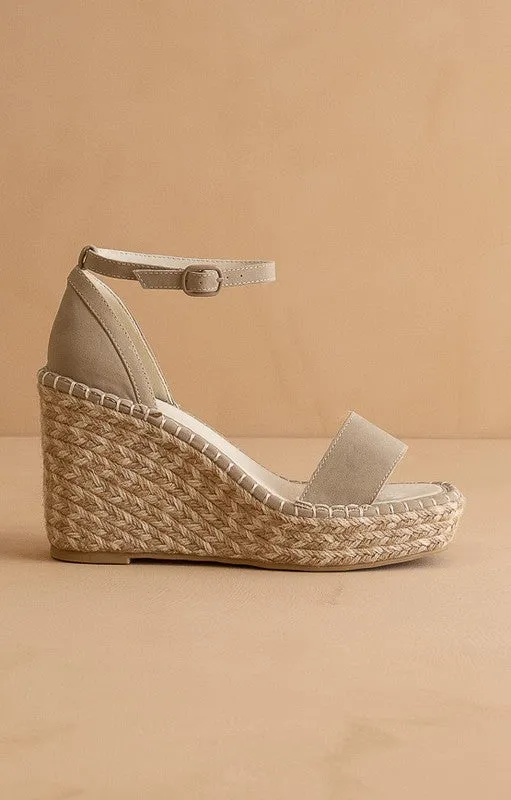 Vivvy Raffia Wedge Sandal