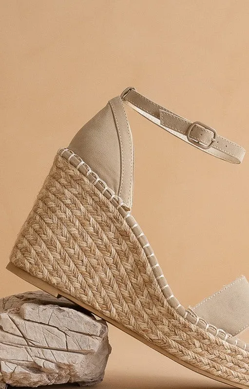 Vivvy Raffia Wedge Sandal