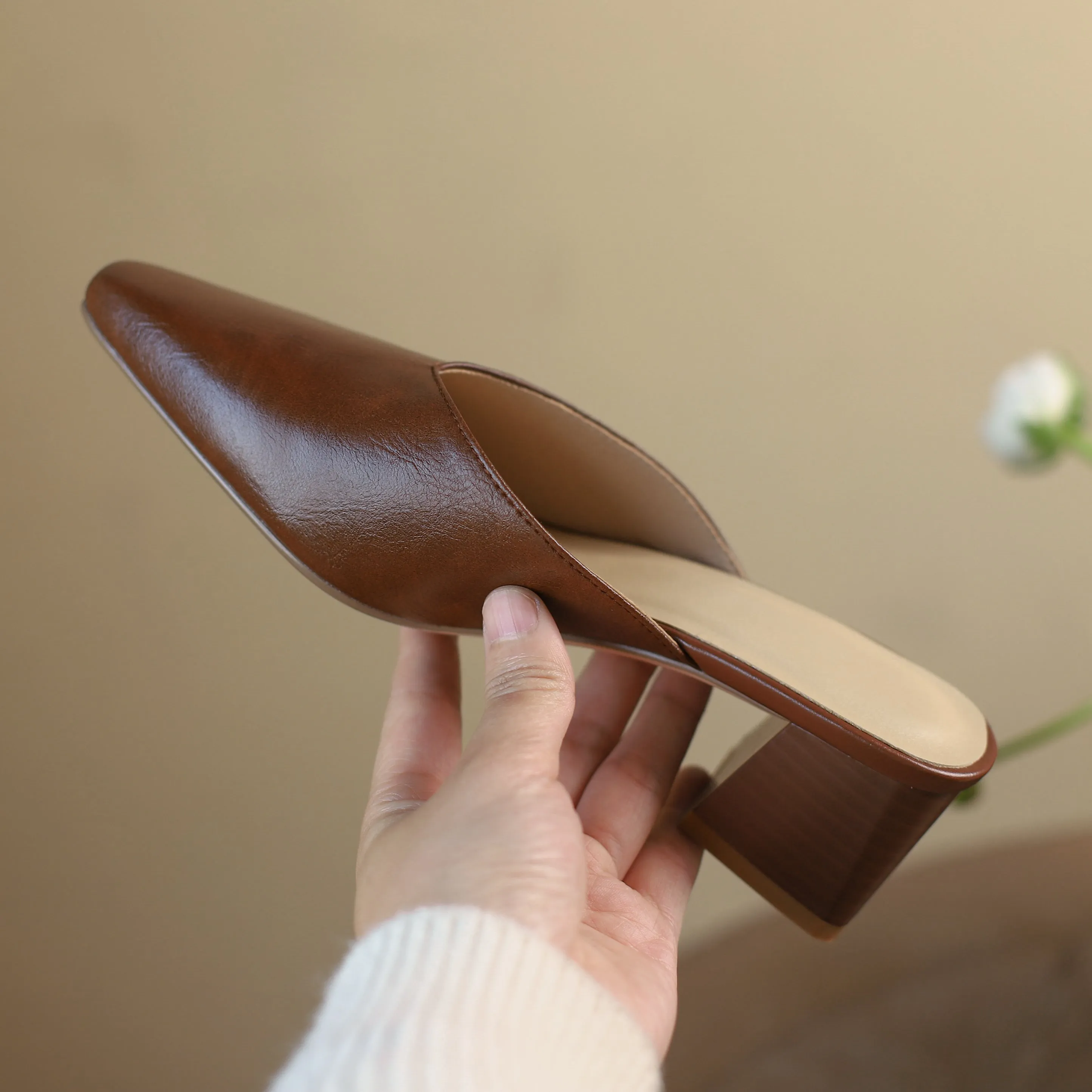 Women's Closed Toe Mid-Heel Block V Mule Shoes